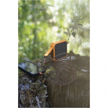 Logotrade Geschäftsgeschenke das Foto: Xtorm XR201 Xtreme 20 W 10.000 mAh QC3.0 wasserdichte, robuste Powerbank mit Taschenlampe