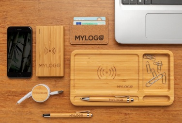 Logotrade werbemittel das Foto: Bambus Schreibtisch-Organizer mit 5W Wireless Charger