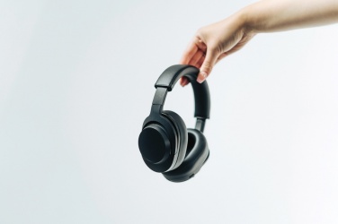 Logotrade Logogeschenke das Foto: Irvine RCS recycelter & reparierbarer Wireless-ANC Kopfhörer