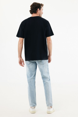 Logotrade Logogeschenke das Foto: IQONIQ Nikko Heavyweight T-Shirt aus recycelter Baumwolle