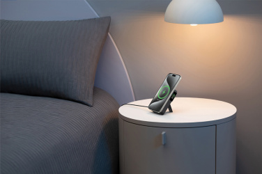 Logotrade Firmengeschenke das Foto: Anker MagGo QI2 magnetische Powerbank 10.000mah