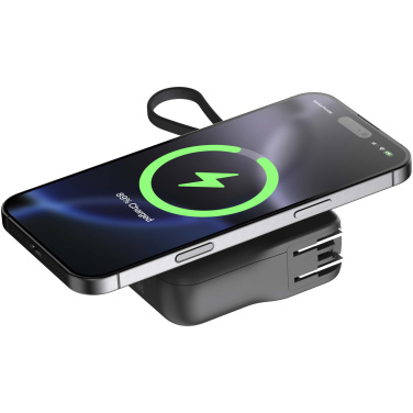 Logotrade Werbeartikel das Foto: Xtorm TravelPro 30 W, 10.000 mAh, 3 in 1 Reiseladegerät