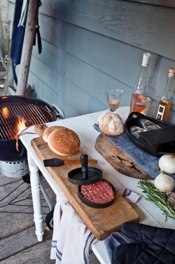 Logotrade advertising products photo of: BBQ set with hamburger press and brush