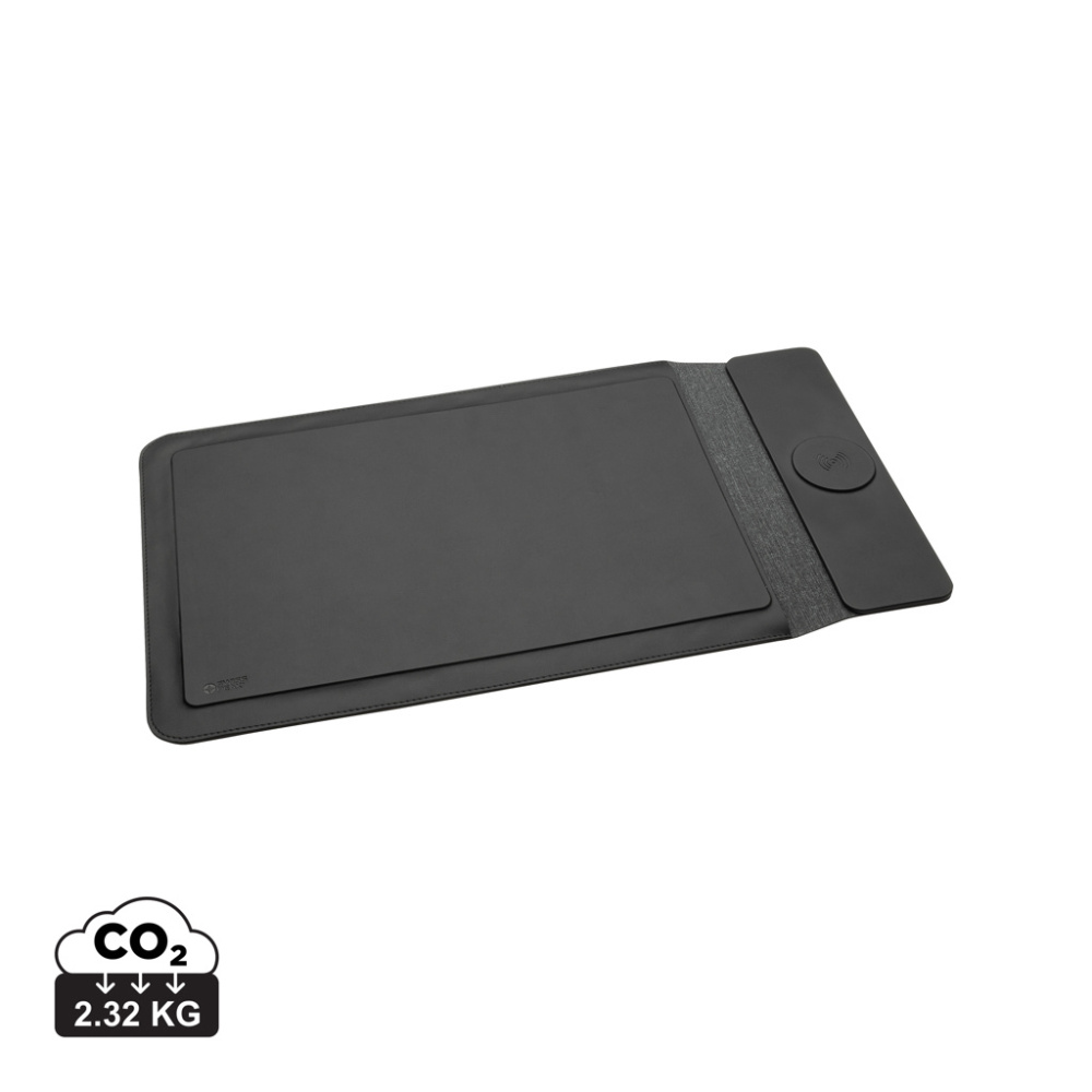 Logotrade promotional giveaway picture of: Swiss Peak 15W magnetic charging laptop sleeve 14-15,6"