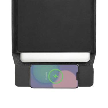 Logo trade business gifts image of: Swiss Peak 15W magnetic charging laptop sleeve 14-15,6"