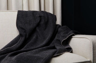 Logotrade ärikingituse foto: VINGA melanž pleed Bilton