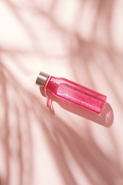 Logo trade firmakingi pilt: VINGA Lean tritaanist veepudel