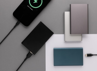 Logotrade reklaamtoote foto: RCS-i taaskasutatud plastist/alumiiniumist 4000 mah C-tüüpi akupank