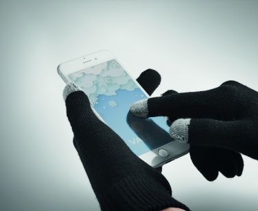 Logo trade reklaamtooted foto: Talvekomplekt taaskasutatud materjalist, kindad, müts ja sall