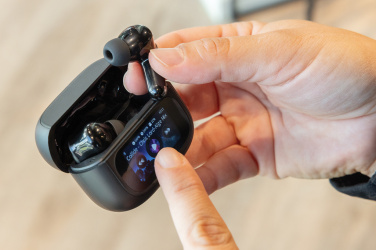 Logo trade firmakingid foto: Airtune puutetundliku ekraaniga ANC kõrvaklapid