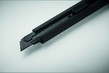 Logotrade meened pilt: Suur sissetõmmatav nuga BLADE +