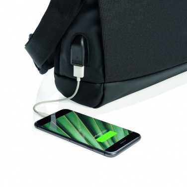 Logotrade mainostuote tuotekuva: Madrid – 15,6" USB-laptoplaukku - RFID - PVC vapaa