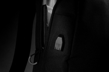 Logotrade mainoslahjat ja liikelahjat tuotekuva: Swiss Peak AWARE™ RFID ja USB A tietokonereppu