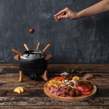 Logotrade mainoslahjat kuva: BOSKA sähköinen fondue-setti - 2,3 l (EU-tyyppi F)