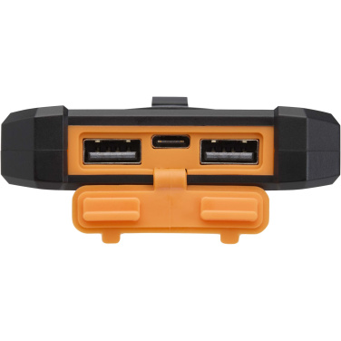 Logo trade mainostuotet tuotekuva: Altair 5 000 mAh:n ja 10 W:n kierrätysmuovista valmistettu kestävä aurinkoenergialla toimiva varavirtalähde, jossa on sisäänrakennettu taskulamppu