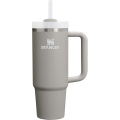 Stanley Quencher® H2.0 FlowState™ 890 ml kierrätetystä ruostumattomasta teräksestä valmistettu eristetty muki, Harmaa