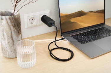 Logotrade reklaminės dovanos nuotrauka: „Philips“ 65 W itin greitas PD 3 prievadų USB sieninis įkroviklis