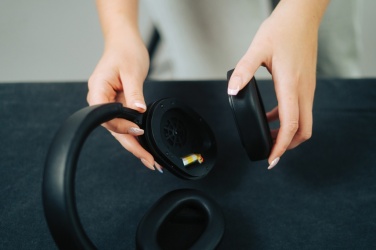 Logotrade ziemassvētku dāvanas foto: Irvine RCS pārstrādātas un labojamas ANC bezvadu austiņas