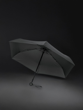 Logotrade reklamprodukter bild: 19,5” Aware™ RPET super mini manuell 190T Pongee paraply