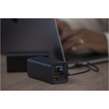 Logotrade kampanjprodukter bild: Acamar 20 000 mAh 70 W powerbank för bärbar dator av återvunnen aluminium