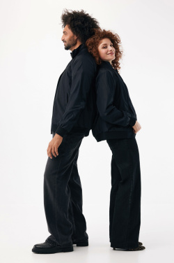 Logotrade kampanjprodukter bild: IQONQ Odin jacka i återvunnen polyester - urban stil