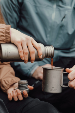 Logotrade profilreklam bild: Nordic Trail ultralätt titaniummugg 450 ml
